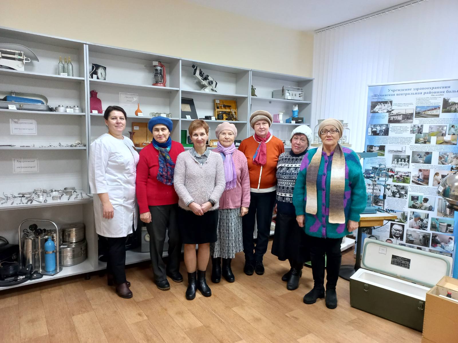 Экскурсия ветеранов труда в музей здравоохранения Щучинщины