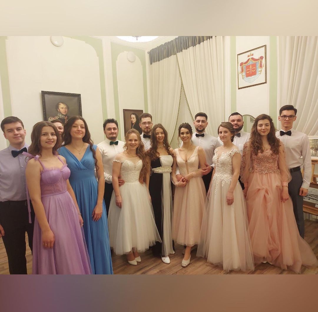 Щучинские медики станцевали на балу