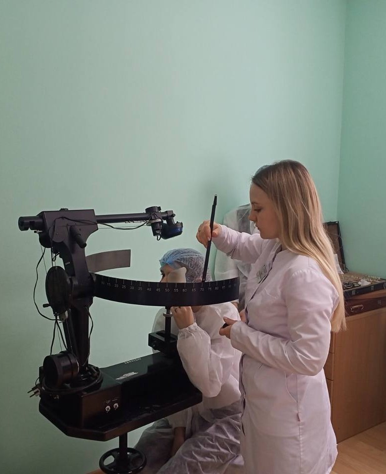 «Шаг к медицине: учащиеся 10-х классов ГУО «Гимназия г. Щучина посетили районную поликлинику»я