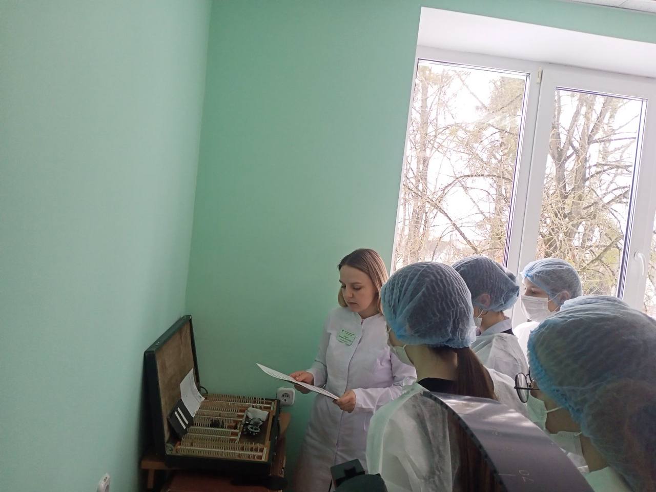 «Шаг к медицине: учащиеся 10-х классов ГУО «Гимназия г. Щучина посетили районную поликлинику»